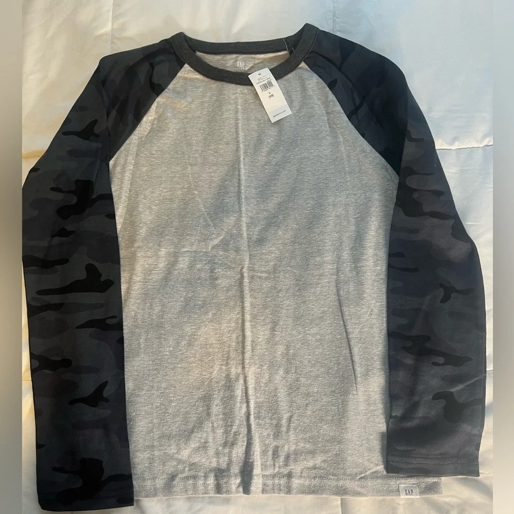 Gap Boys Long Sleeve cotton tee Gray Camo Sleeves NEW NWT